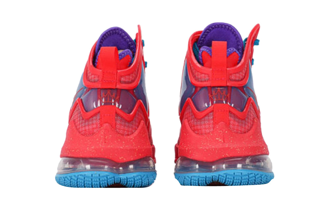 LeBron 19 “King’s Crown“