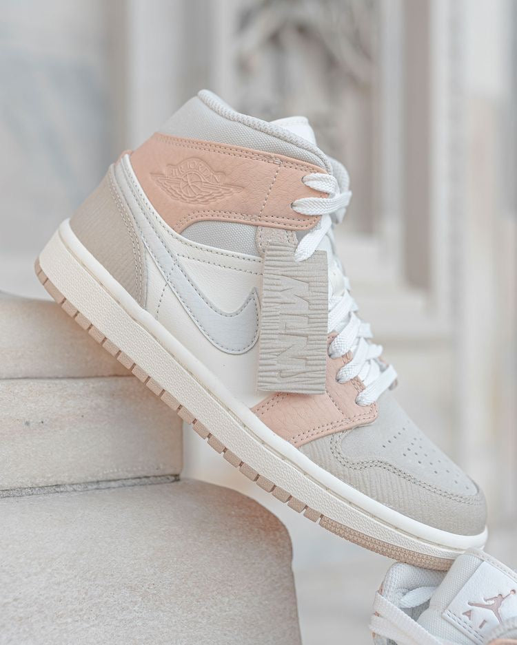 Air Jordan 1 Mid Milan