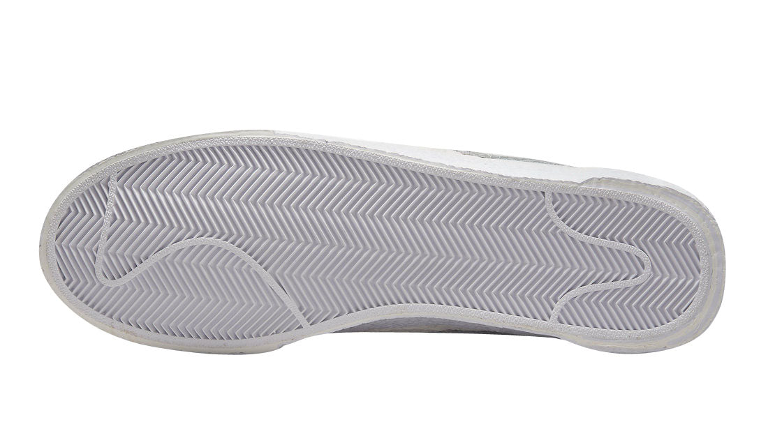 Sacai X Nike Blazer Low ‘White Patent‘