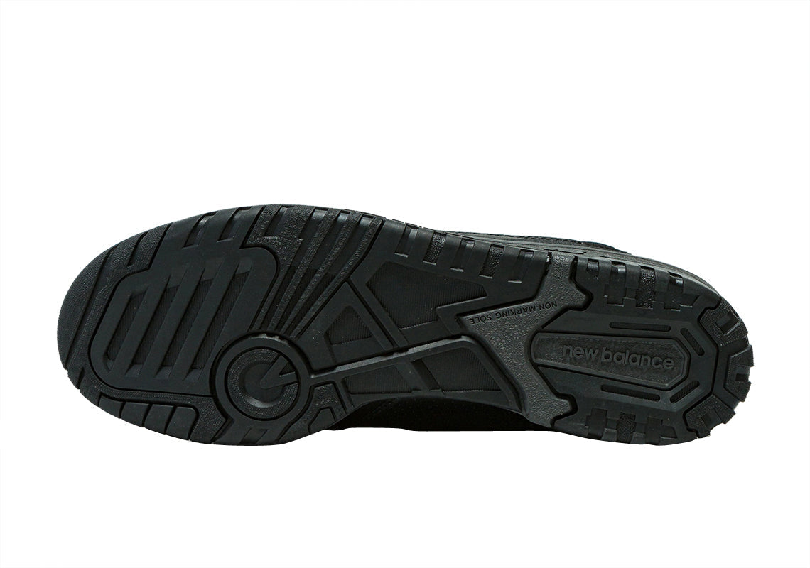 New Balance 550 “Triple Black“