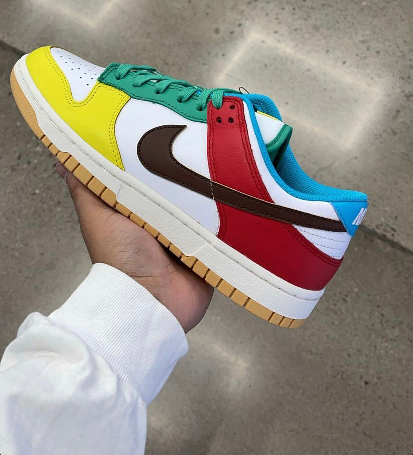 Dunk Low SE 'Free.99 - White'